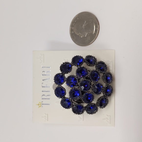 Trifari Rhinestone Stretch Ring Blue Gunmetal Gray NEW - Picture 5 of 7